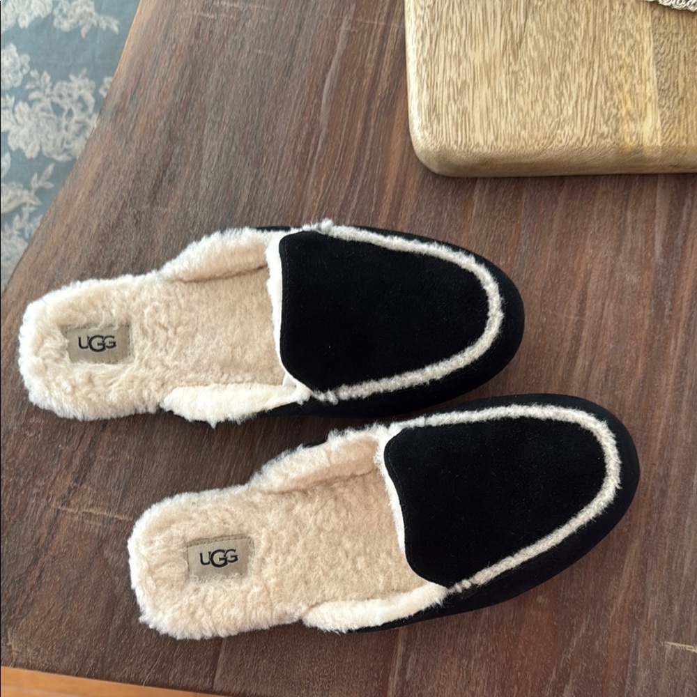 UGG Black and Cream Cozy Slippers with Plush Lining